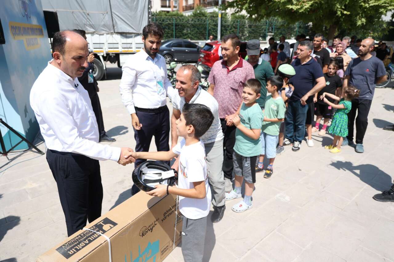Okullar tatile girdi, şimdi sıra bisiklet hediyeli Konya geleneğinde 7
